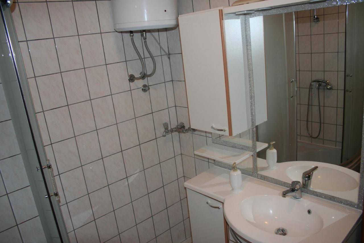 Apartmani Jankov クルク エクステリア 写真