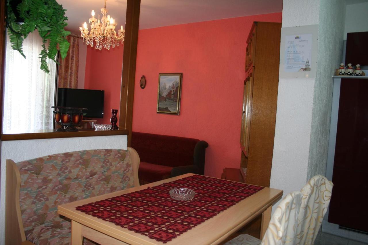 Apartmani Jankov クルク エクステリア 写真